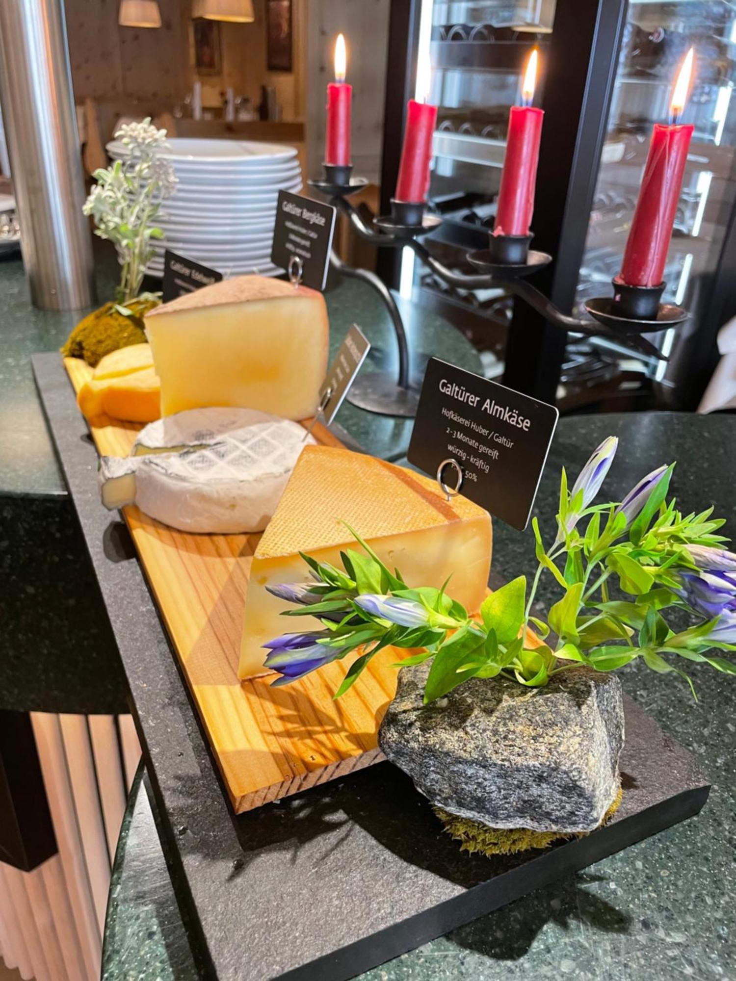 Hotel Goldener Adler - Im Sommer Silvretta Card Premium Inkludiert Ишгль Экстерьер фото