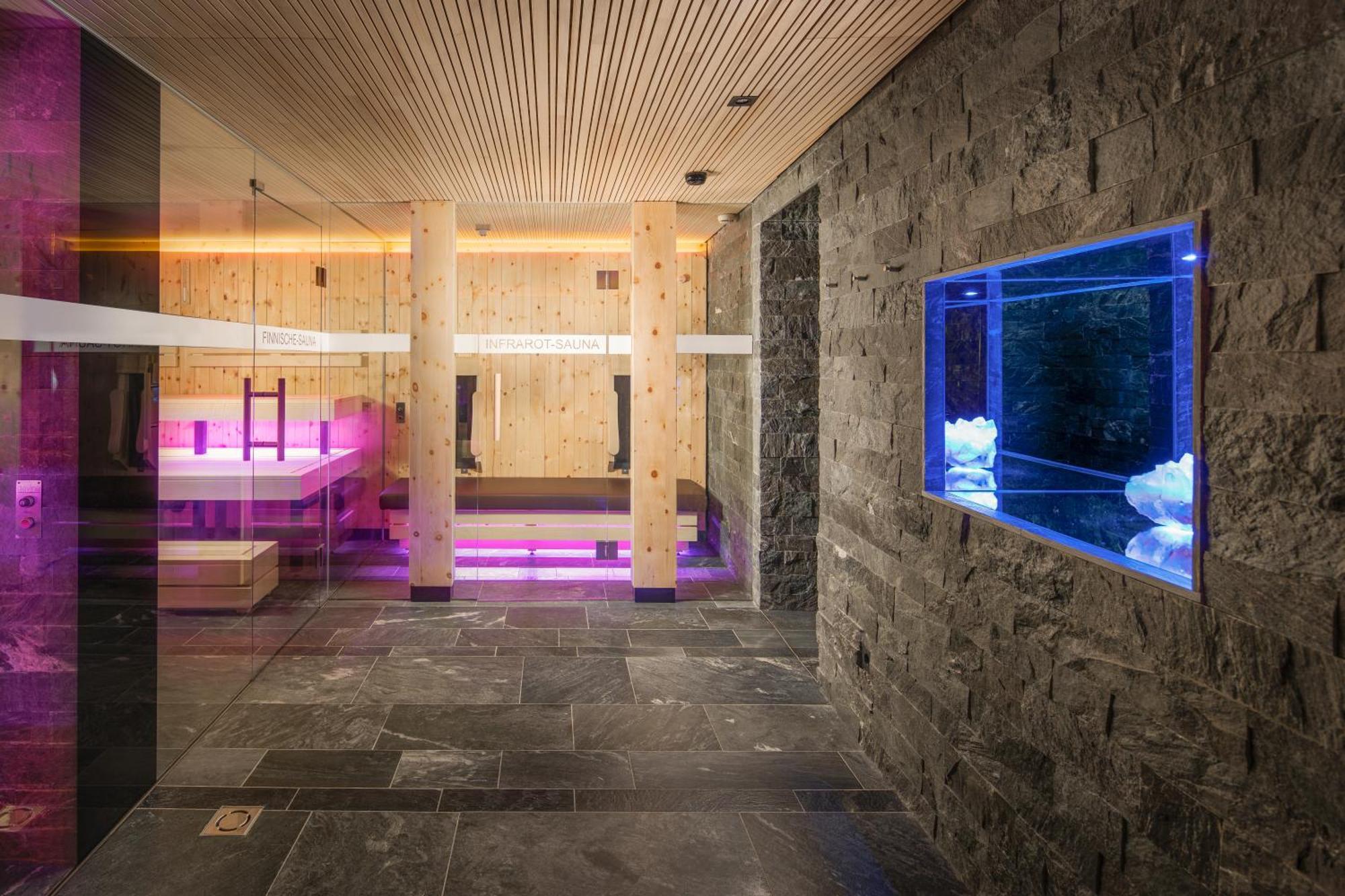 Hotel Goldener Adler - Im Sommer Silvretta Card Premium Inkludiert Ишгль Экстерьер фото