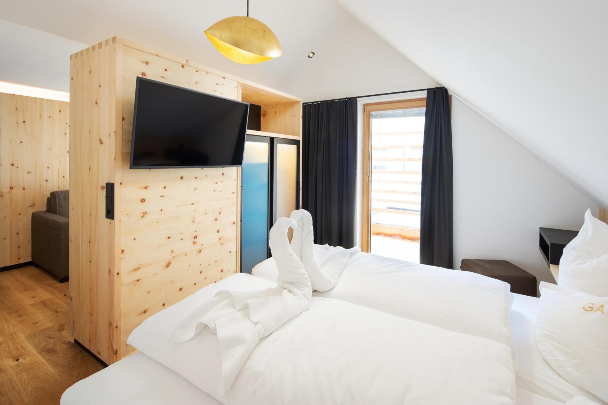 Hotel Goldener Adler - Im Sommer Silvretta Card Premium Inkludiert Ишгль Экстерьер фото