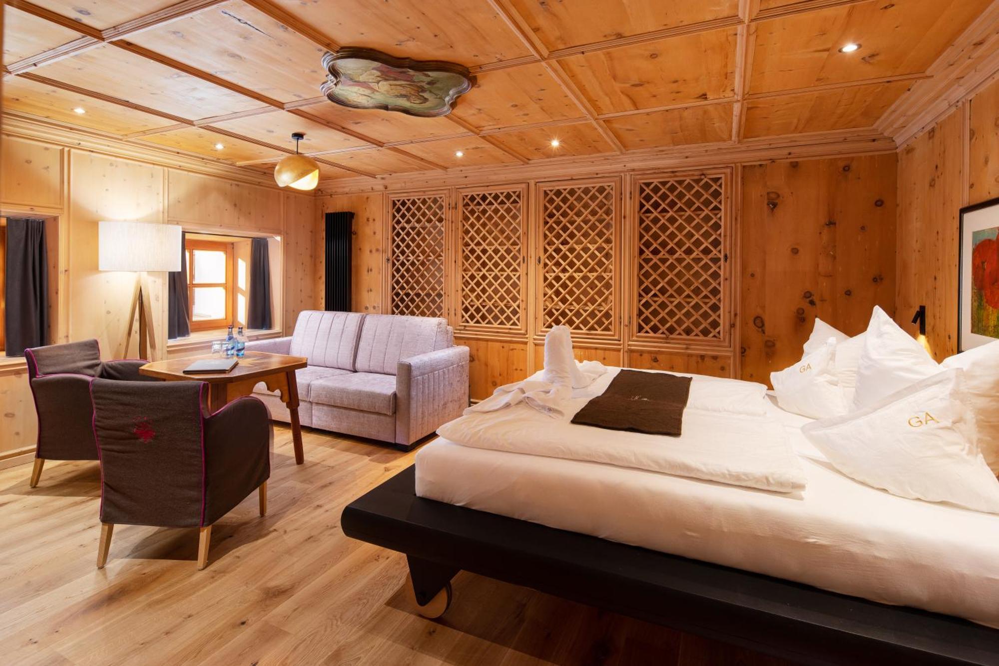 Hotel Goldener Adler - Im Sommer Silvretta Card Premium Inkludiert Ишгль Экстерьер фото