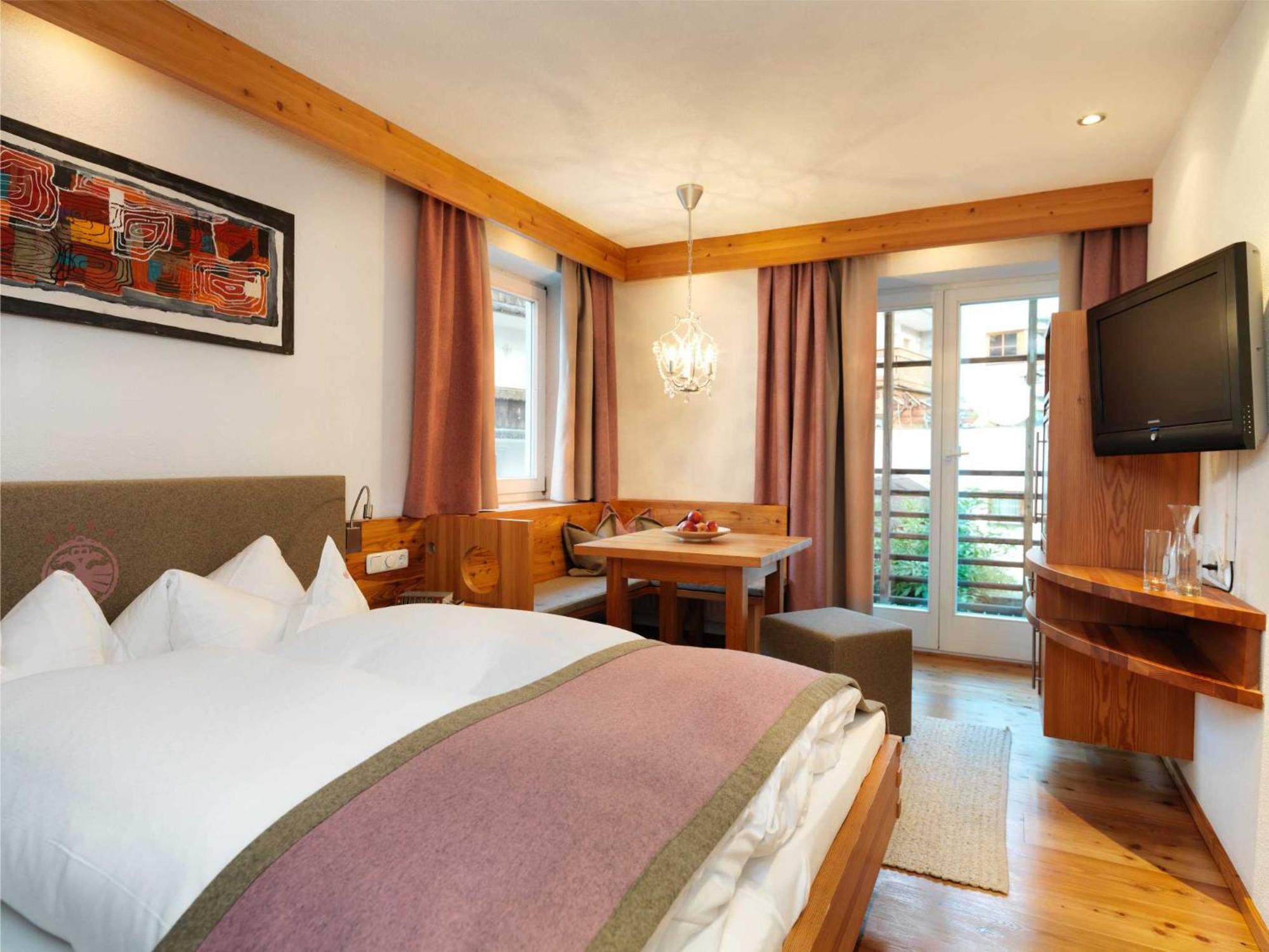 Hotel Goldener Adler - Im Sommer Silvretta Card Premium Inkludiert Ишгль Экстерьер фото