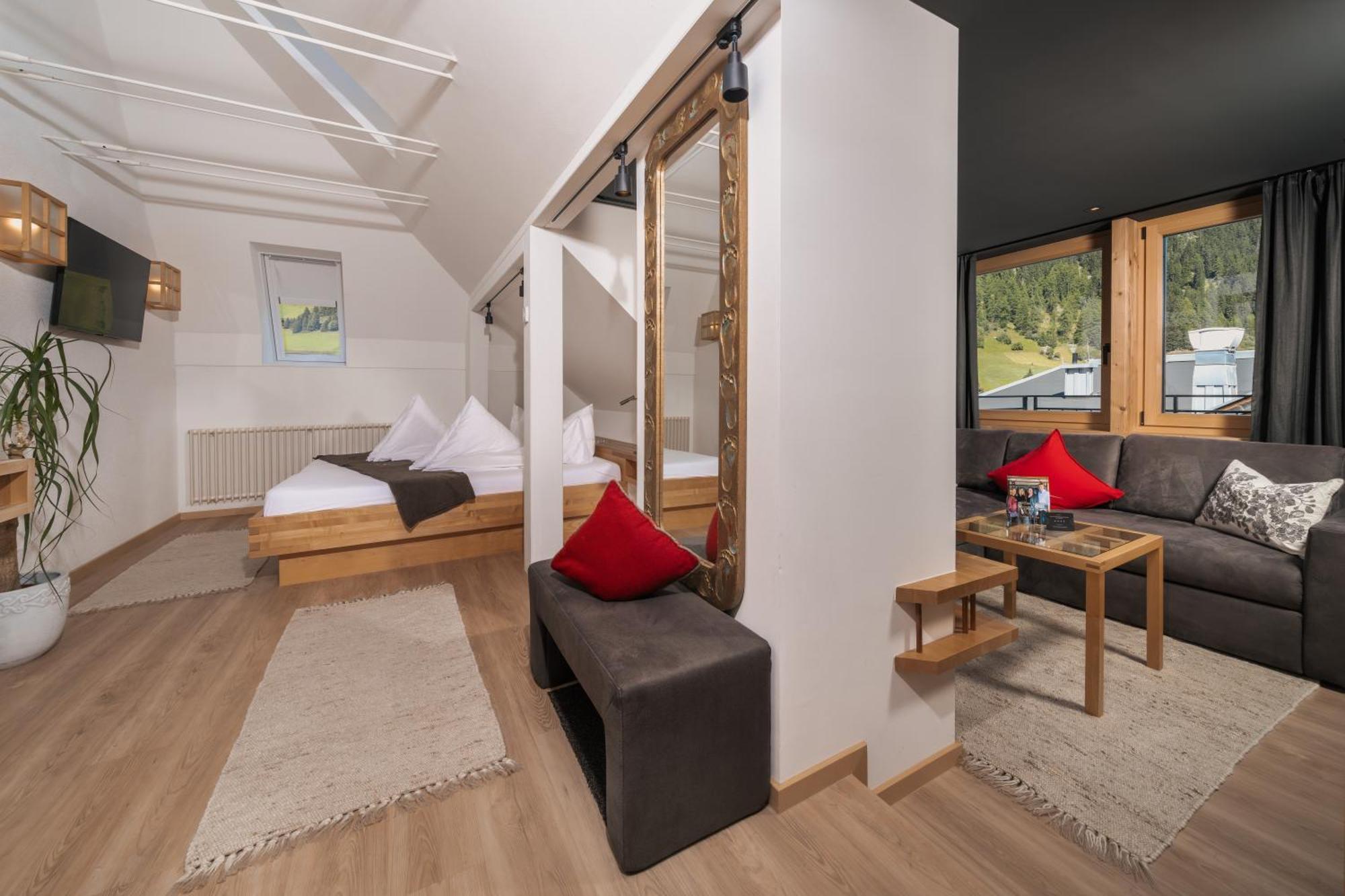 Hotel Goldener Adler - Im Sommer Silvretta Card Premium Inkludiert Ишгль Экстерьер фото